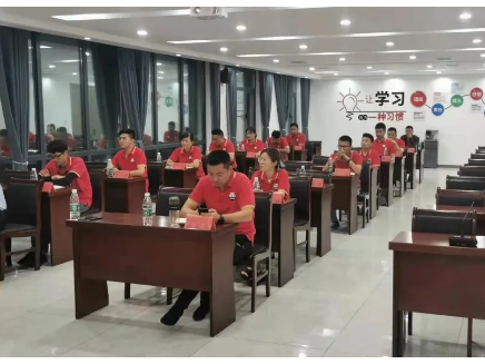 團(tuán)團(tuán)圓圓板材7月份月度工作總結(jié)會(huì)圓滿結(jié)束!