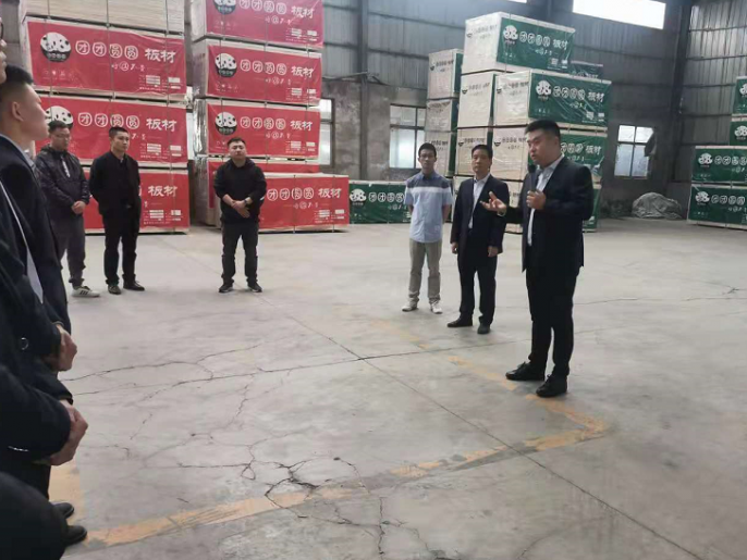 團(tuán)團(tuán)圓圓董事長(zhǎng)陳浩一行到訪?？的緲I(yè)，建興實(shí)業(yè)參觀考察，見(jiàn)證品質(zhì)誕生